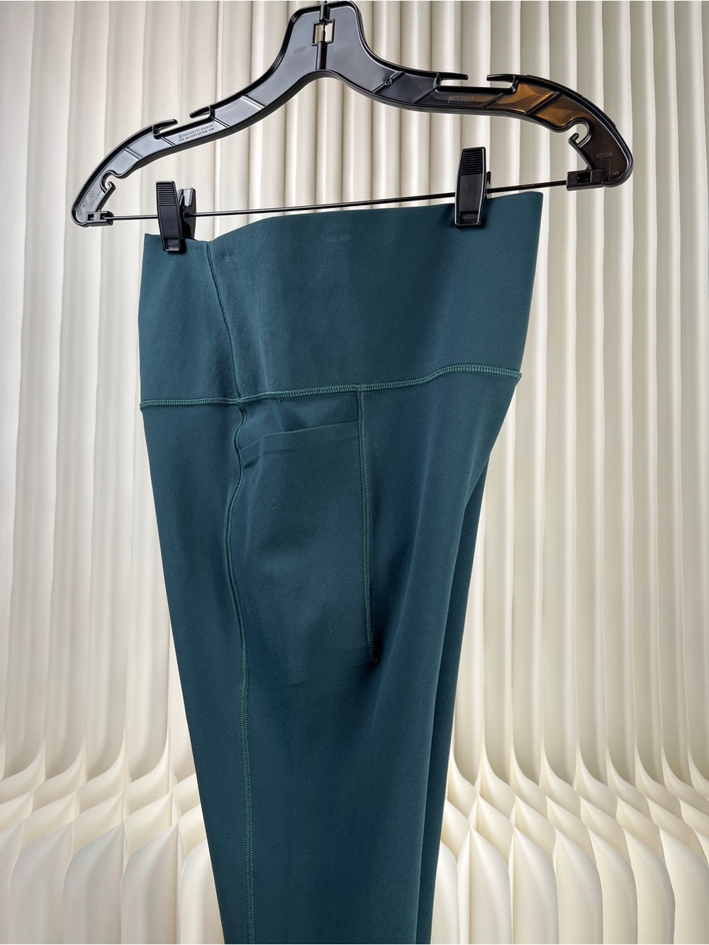 ATHLETA Salutation Stash High Rise Legging - Picture 14 of 14